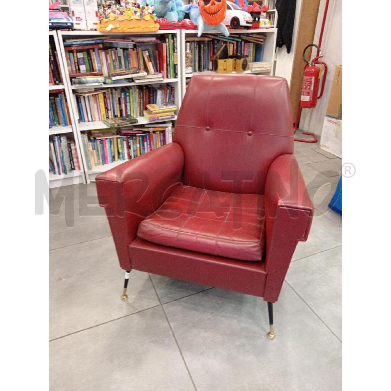 POLTRONA VINTAGE ROSSA | Mercatino dell'Usato Roma eur 1