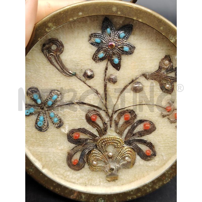 QUADROUCCIO DECORI FIORI PERLINE BLU | Mercatino dell'Usato Roma eur 2