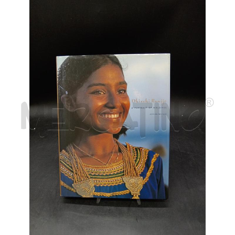 RAAJJE A PORTRAIT OF MALDIVES ADRIAN NEVILLE | Mercatino dell'Usato Roma eur 1