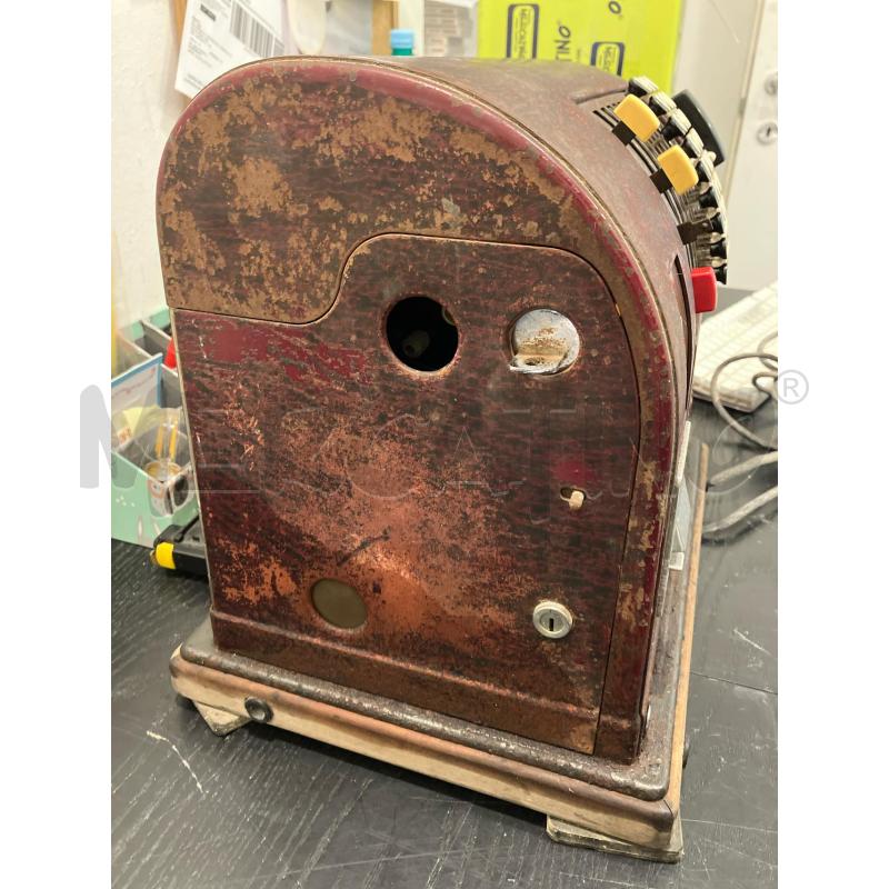 REGISTRATORE DI CASSA ANNI 40 DA RIV  | Mercatino dell'Usato Roma eur 2
