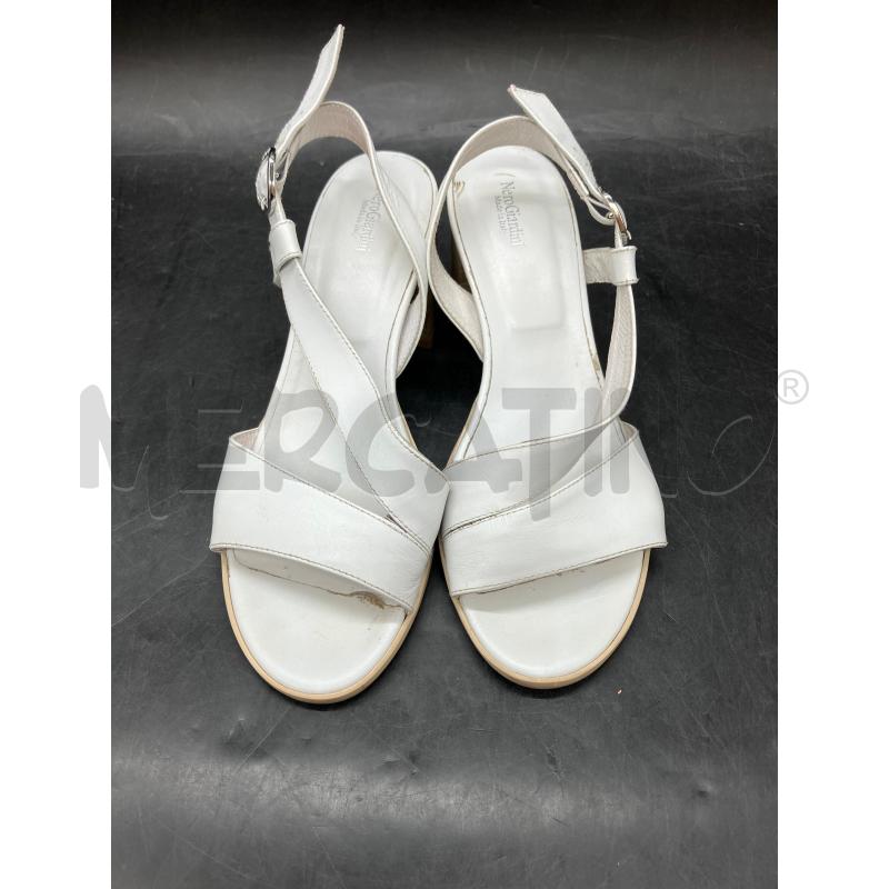 SANDALI TACCHI NERO GIARDINI BIANCO | Mercatino dell'Usato Roma eur 2