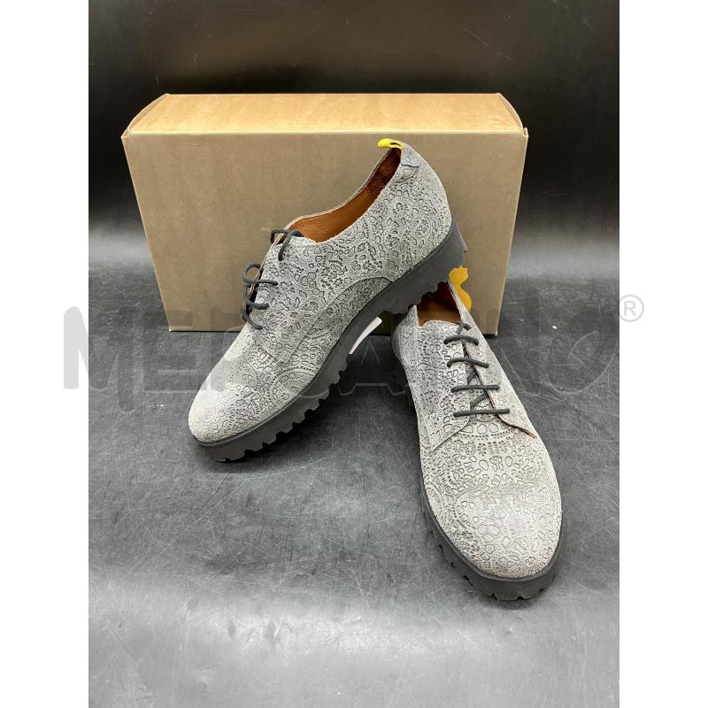 SCARPE D BENVADO SCATOLA GRI TEXTURE RILIEVO | Mercatino dell'Usato Roma eur 1