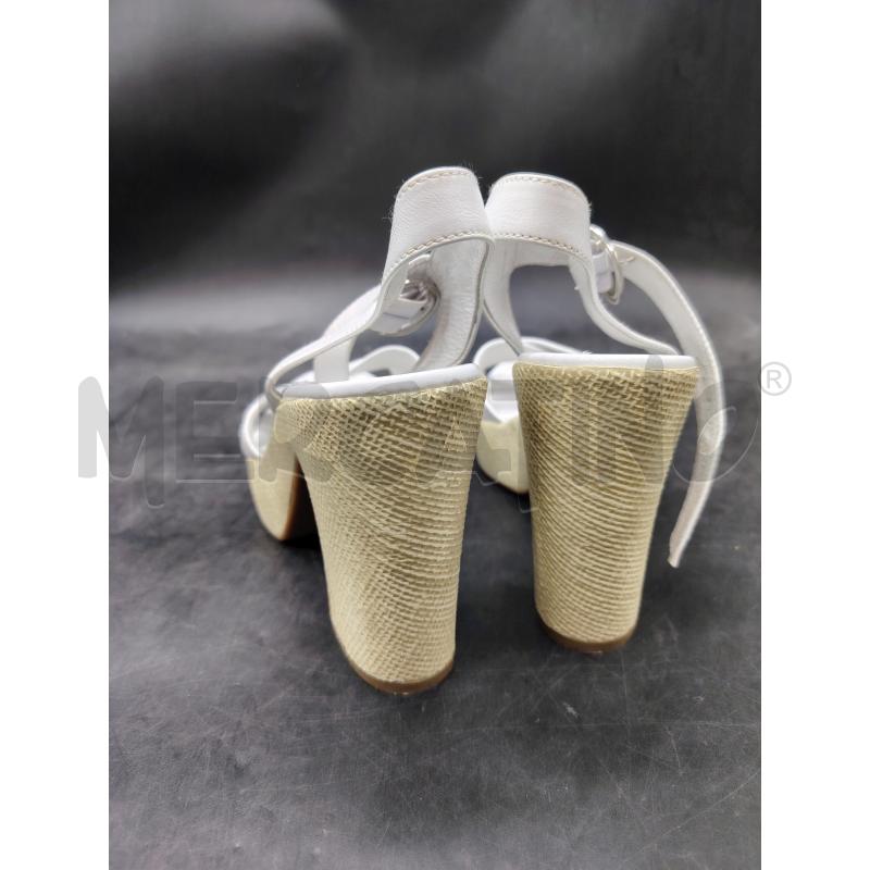 SCARPE TACCHI NERO GIARDINI BIANCHE | Mercatino dell'Usato Roma eur 2