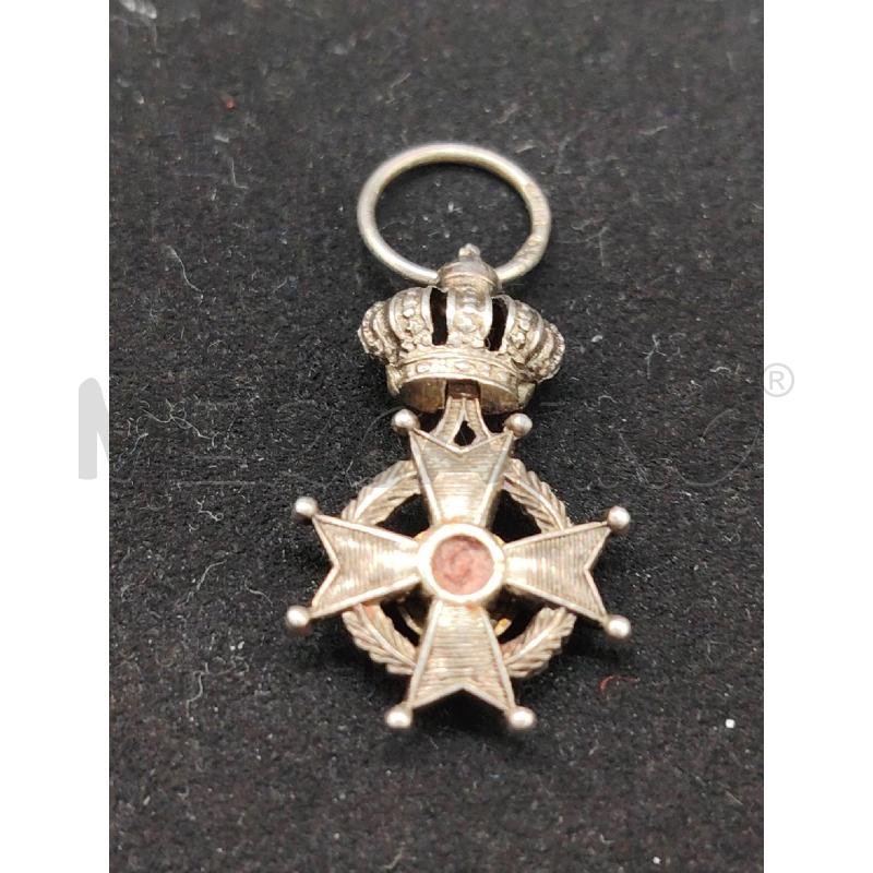 SCATOLA CON MEDAGLIA | Mercatino dell'Usato Roma eur 3