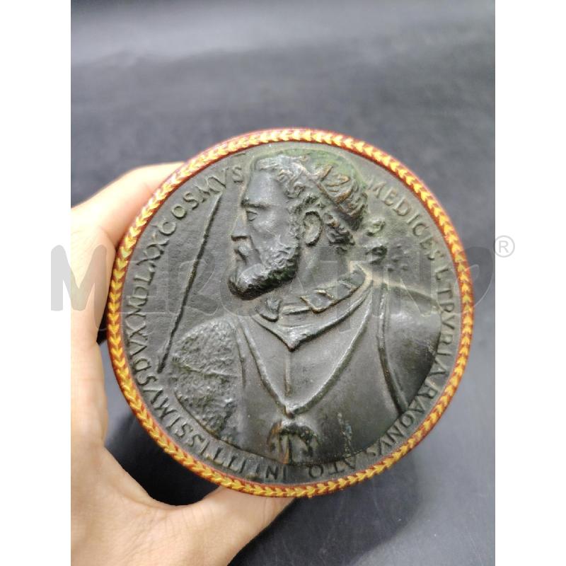 SCATOLA  PELLE TONDA PLACCA MET | Mercatino dell'Usato Roma eur 2