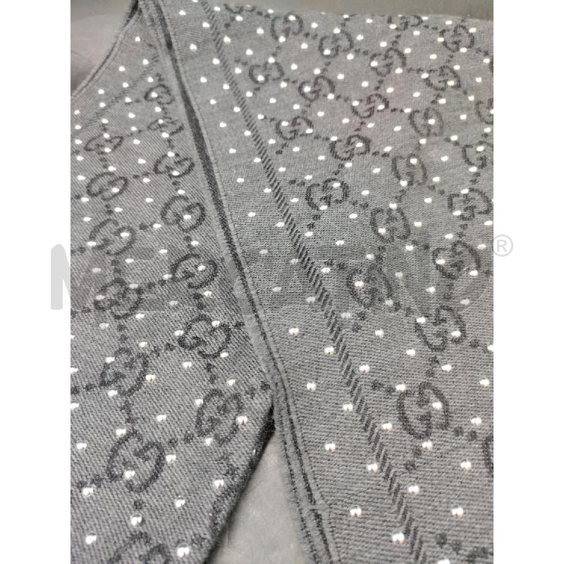 SCIARPA GUCCI GRIGIO MONOGRAM BORCHIE | Mercatino dell'Usato Roma eur 2