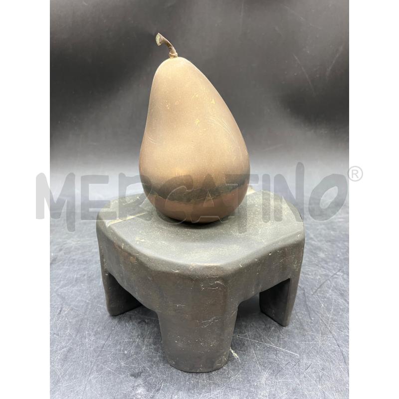 SCULTURA BRONZO PERA A FIRMA POZZATI | Mercatino dell'Usato Roma eur 2