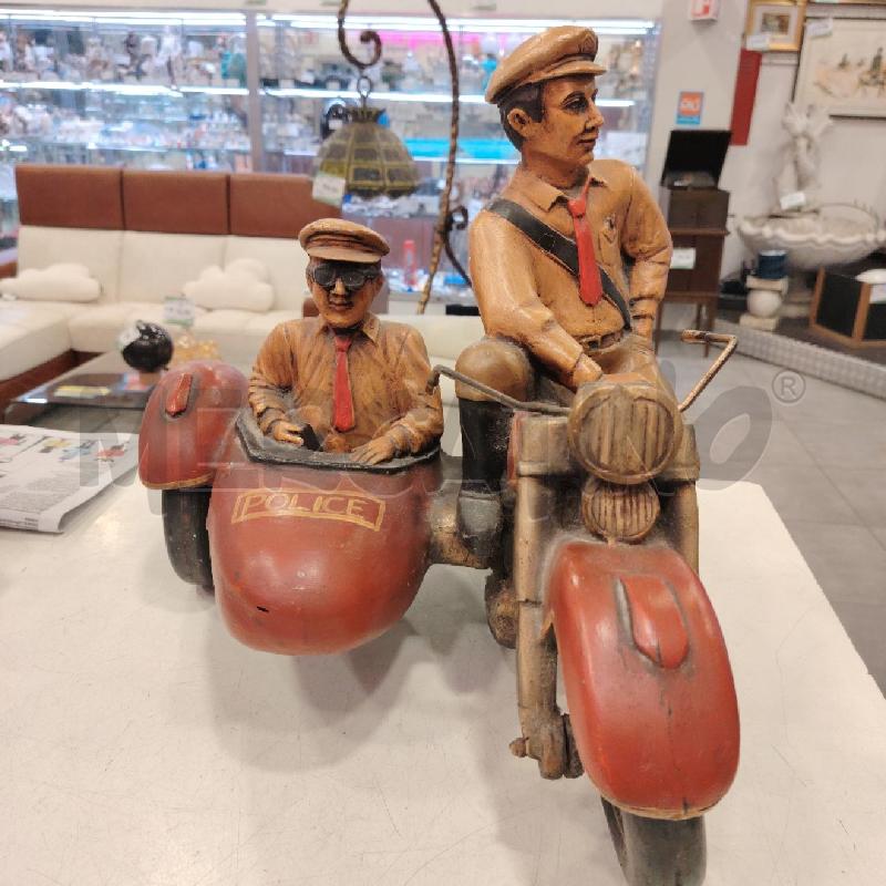 SCULTURA LEGNO POLICE  | Mercatino dell'Usato Roma eur 1