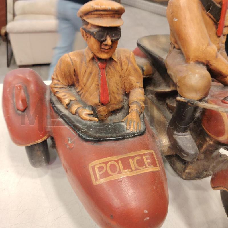 SCULTURA LEGNO POLICE  | Mercatino dell'Usato Roma eur 2