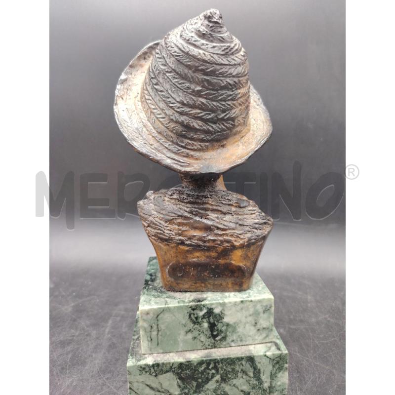 SCULTURA PESCTORE BASE MARMO DE MARTINO | Mercatino dell'Usato Roma eur 2