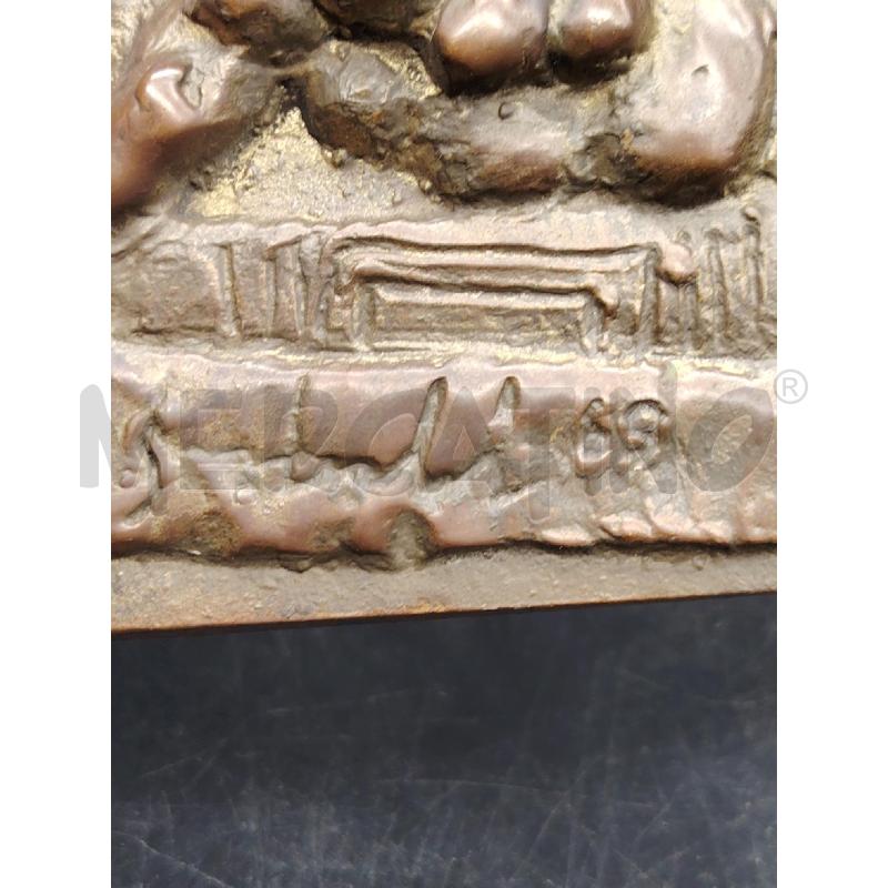 SCULTURA PICCOLA  FUSIONE IN OTTONE INCONTRO | Mercatino dell'Usato Roma eur 3