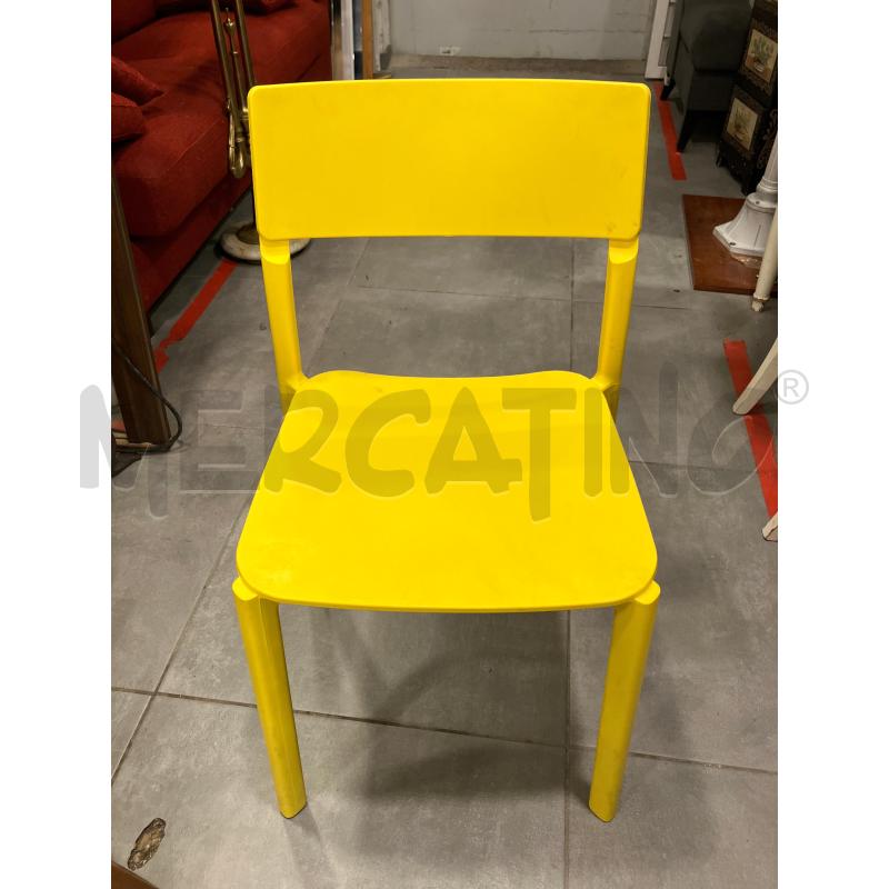 SEDIA GIALLA POLIPROP | Mercatino dell'Usato Roma eur 1