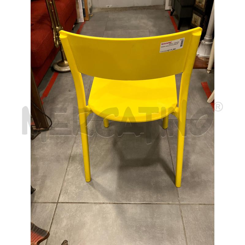 SEDIA GIALLA POLIPROP | Mercatino dell'Usato Roma eur 3