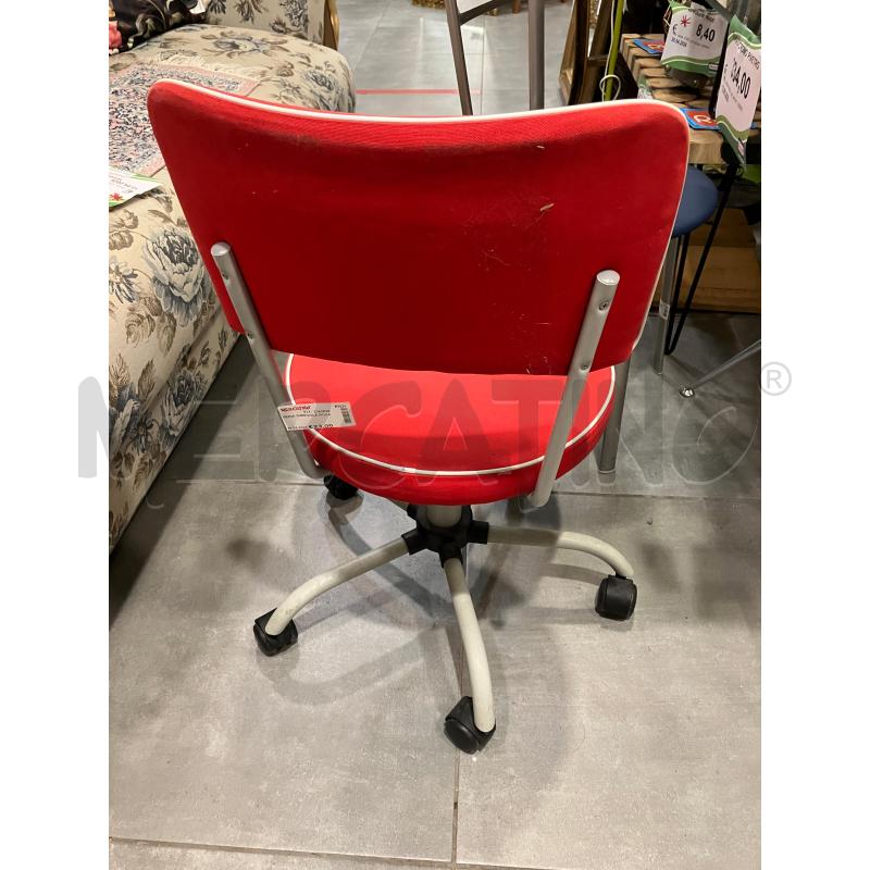 SEDIA GIREVOLE ROSA  | Mercatino dell'Usato Roma eur 2