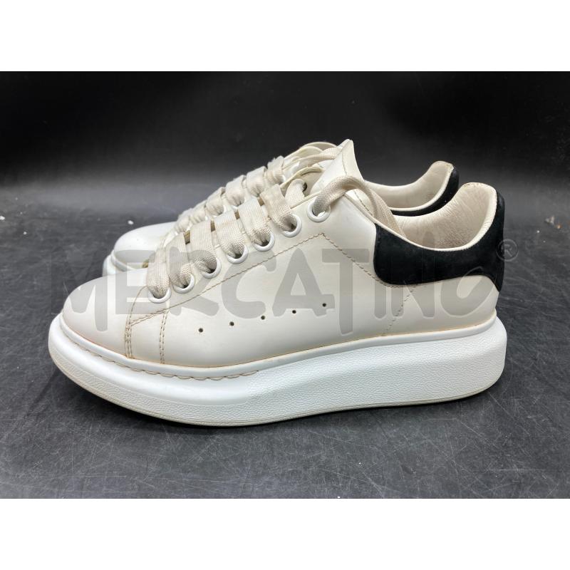 SNEAKERS D ALEXANDER MQUEEN BIANCHE LUNETTA NERA | Mercatino dell'Usato Roma eur 3