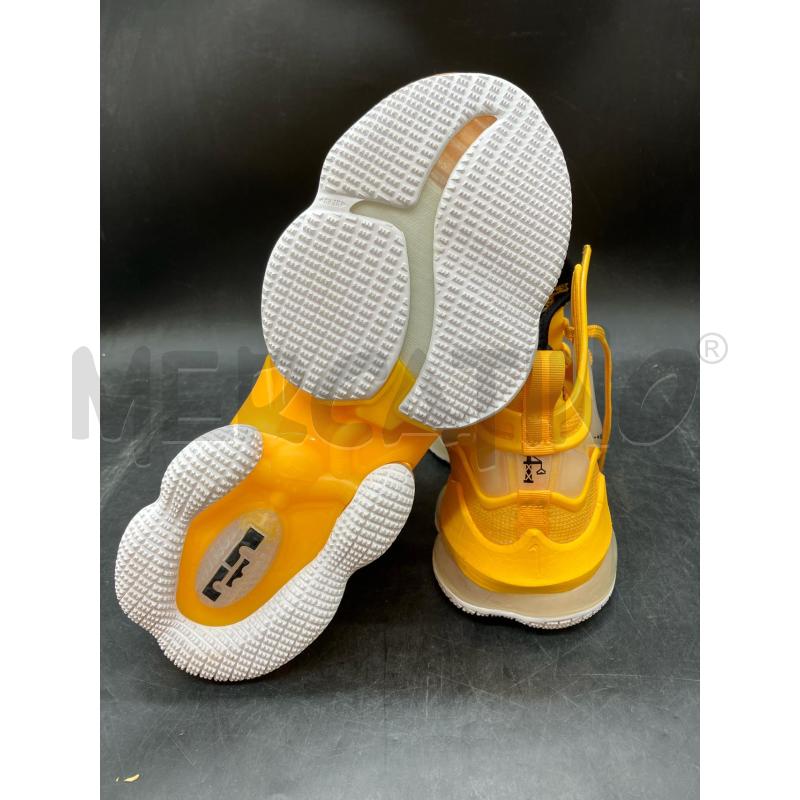 SNEAKERS U NIKE CZ0203-700 GIALLE | Mercatino dell'Usato Roma eur 5