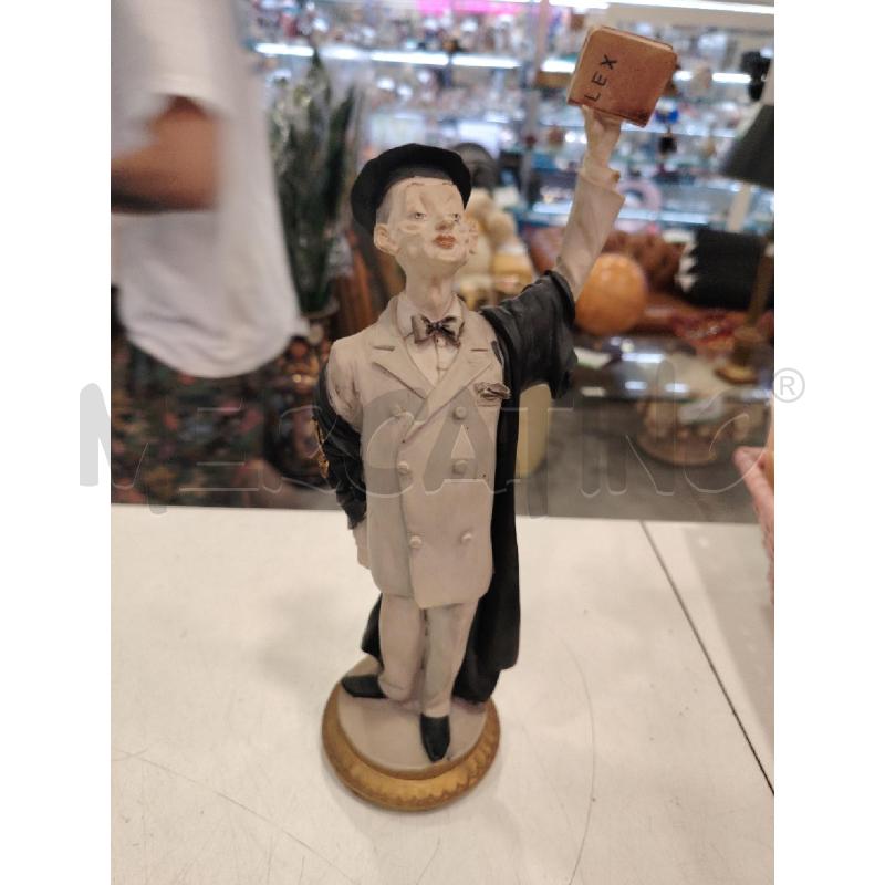STATUA AVVOCATO  | Mercatino dell'Usato Roma eur 1
