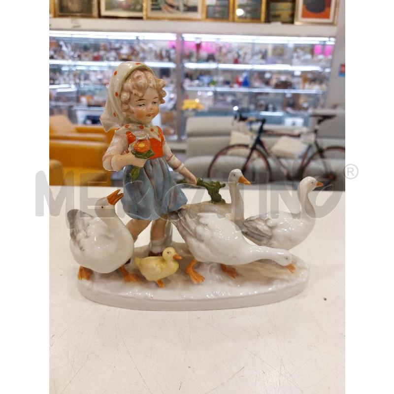 STATUA BIMBA C/OCHE  | Mercatino dell'Usato Roma eur 1