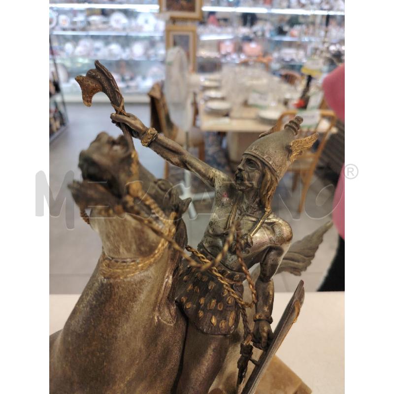 STATUA GALLO A CAVALLO IN BRONZO BASE MARMO | Mercatino dell'Usato Roma eur 2
