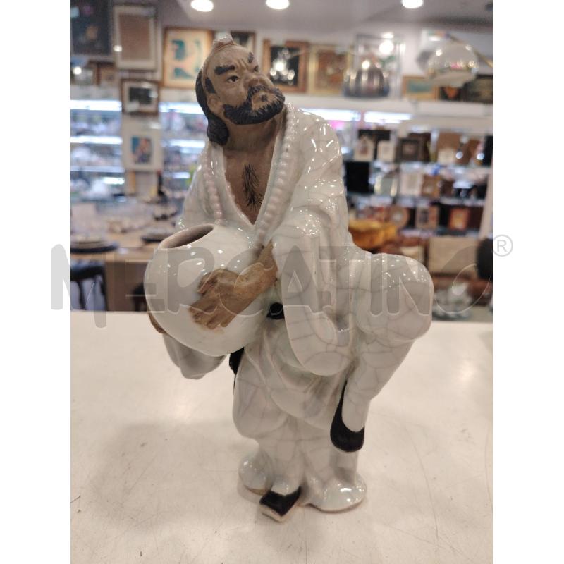STATUINA ANZIANO CON VASO ORIENTALE  | Mercatino dell'Usato Roma eur 1