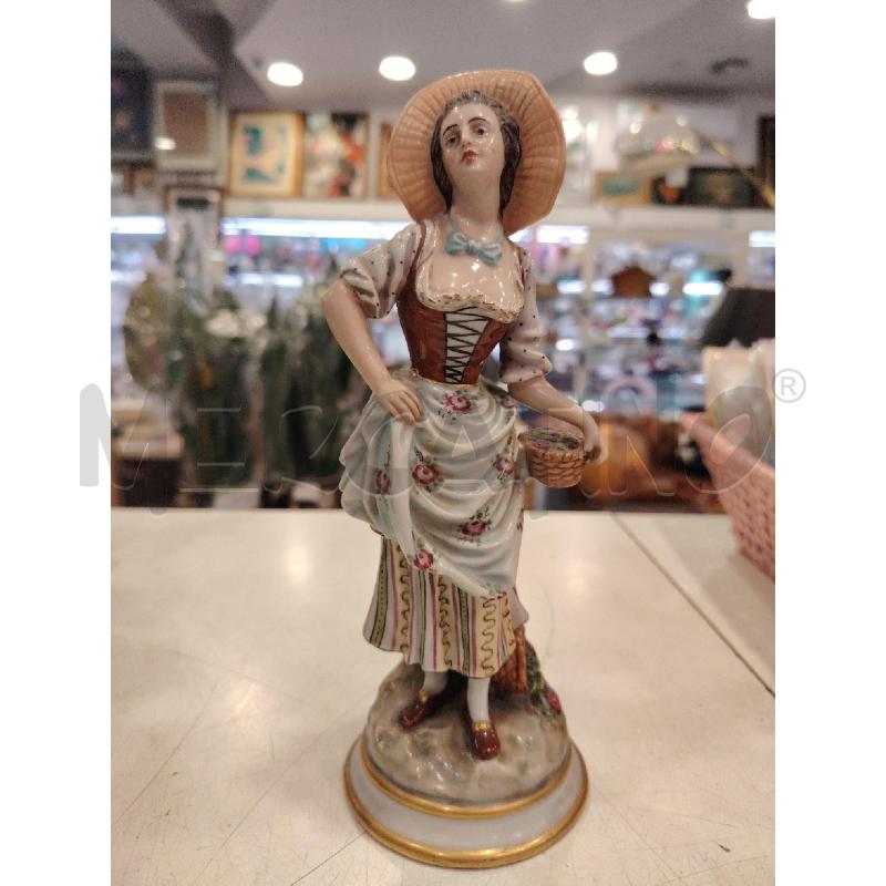 STATUINA CONTADINA DITO ROTTO  | Mercatino dell'Usato Roma eur 1