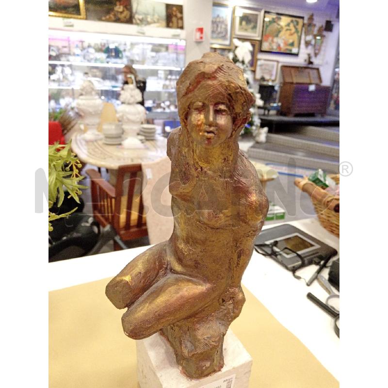 STATUINA DONNA DOR BASE MARMO  | Mercatino dell'Usato Roma eur 2
