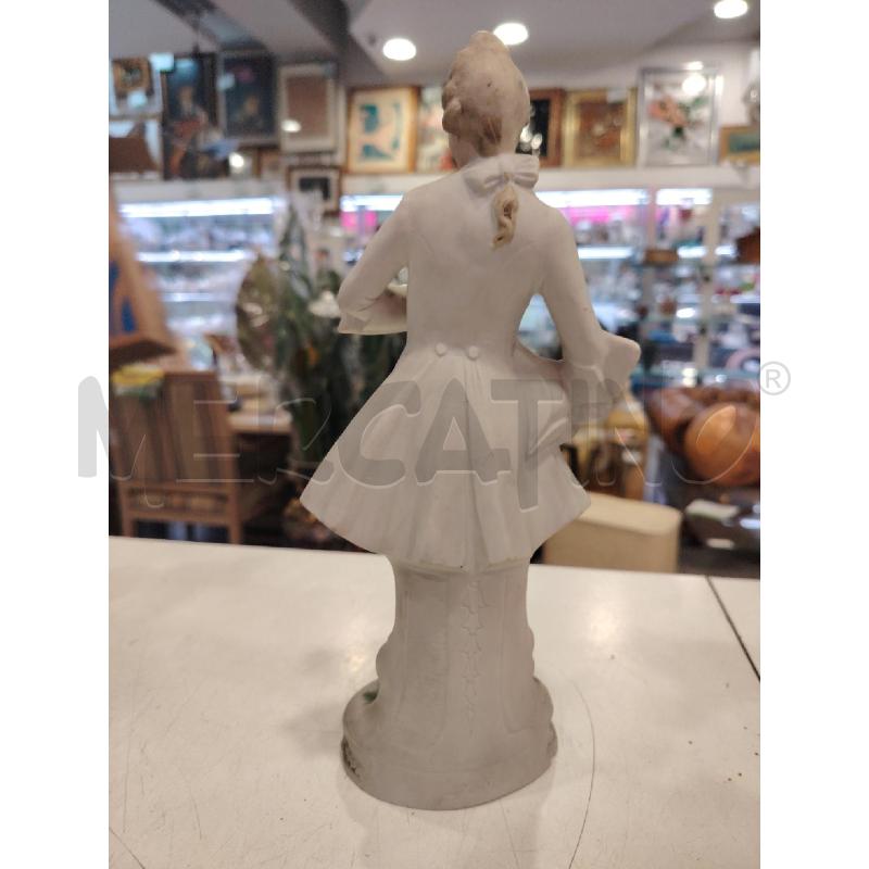 STATUINA RAGAZZO NOBILE ROSA PRATO VERDE  | Mercatino dell'Usato Roma eur 3