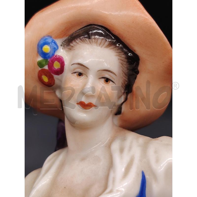 STATUINA SIGNORA CDM  | Mercatino dell'Usato Roma eur 5