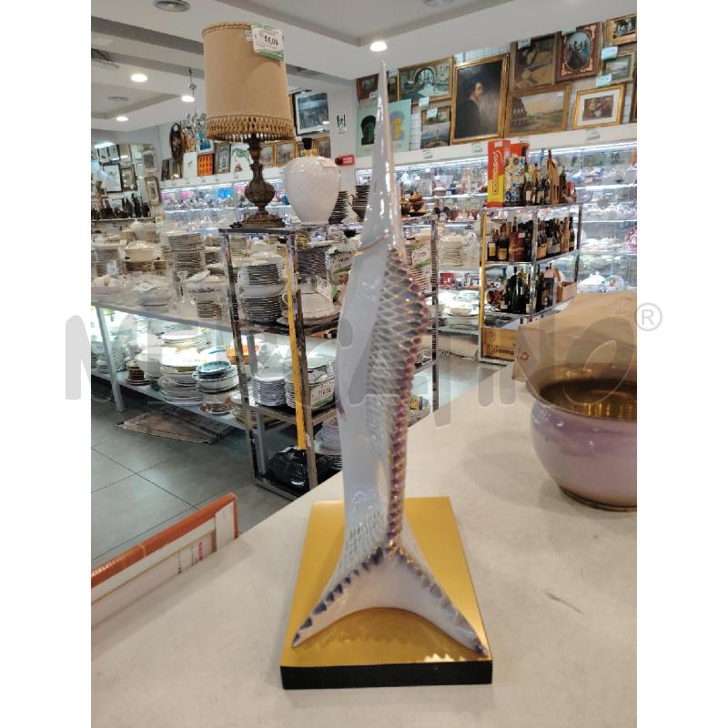 STATUINA  A FIRMA CARPIE' PESCE  BIANCO DORATO | Mercatino dell'Usato Roma eur 3