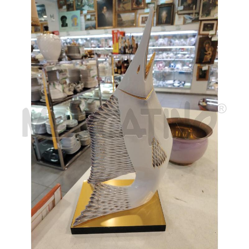STATUINA  A FIRMA CARPIE' PESCE  BIANCO DORATO | Mercatino dell'Usato Roma eur 4