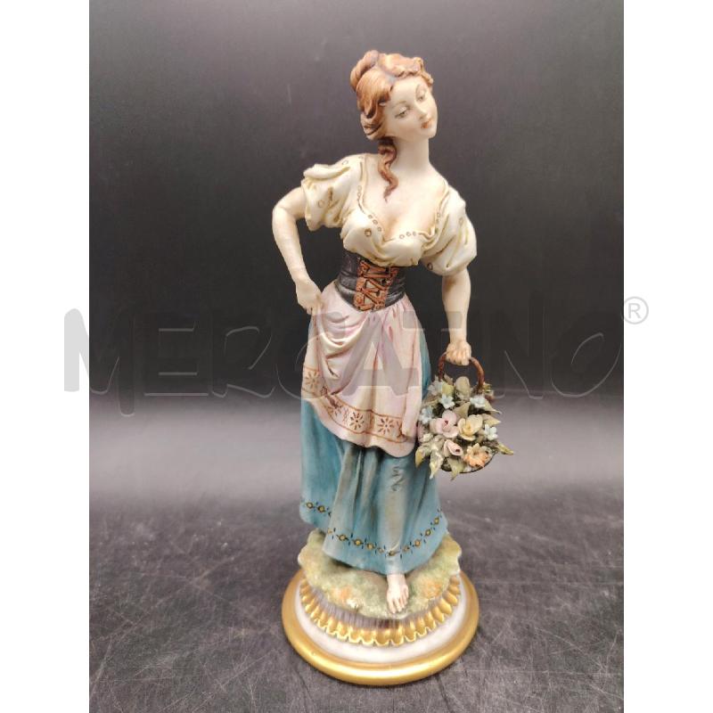 STATUINA  CDM  DONZELLA CON CESTO FIORI | Mercatino dell'Usato Roma eur 1