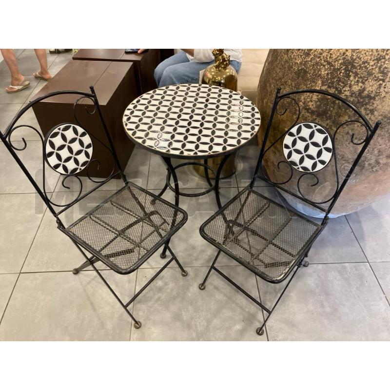 TAVOLINO ESTERNO GHISA + 2 SEDIE PIEGHEVOLI | Mercatino dell'Usato Roma eur 1