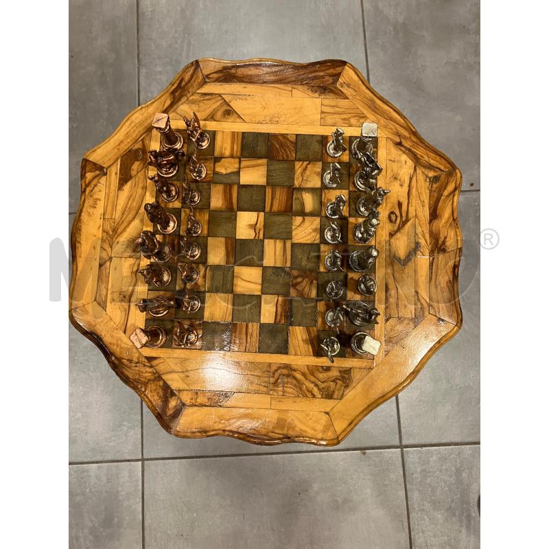 TAVOLINO RADICA SCACCHI + PEZZI IMPERIALI | Mercatino dell'Usato Roma eur 2