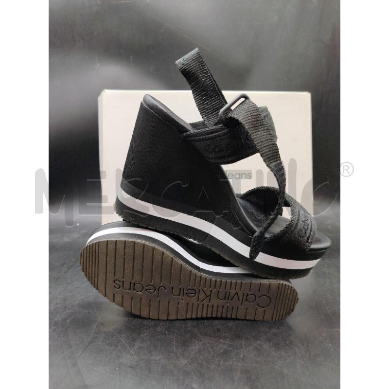 ZEPPA CALVIN KLEIN NE TESSUTO SCATO | Mercatino dell'Usato Roma eur 3