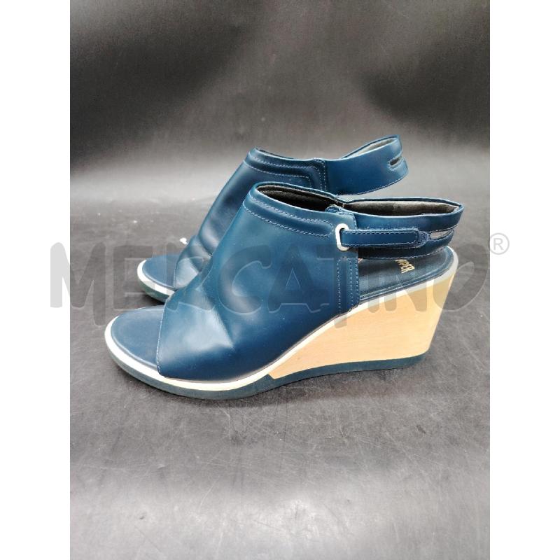 ZEPPA CAMPER BLU PELLE  | Mercatino dell'Usato Roma eur 3
