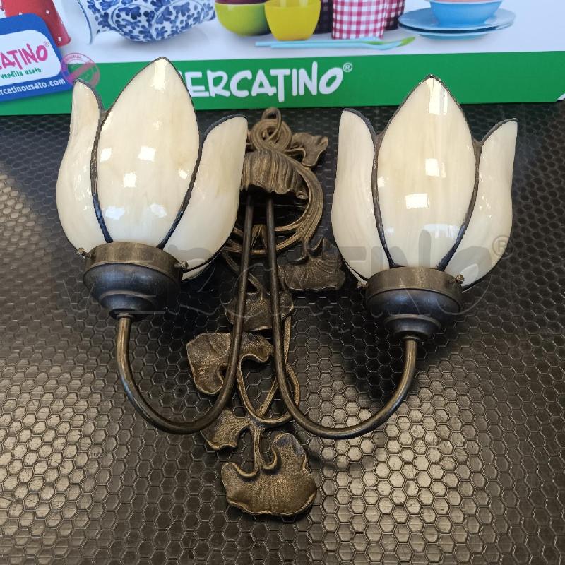 APPLIQUE IN STILE VINTAGE IN OTTONE 2 LUCI IN VETRO DIPINTO E PIOMBO | Mercatino dell'Usato Colleferro 2