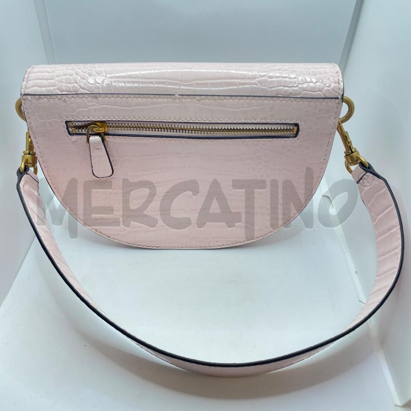 BORSETTA DONNA GUESS ROSA CONFETTO STAMPA COCC LOGO DO MEZZA LUNA | Mercatino dell'Usato Colleferro 3
