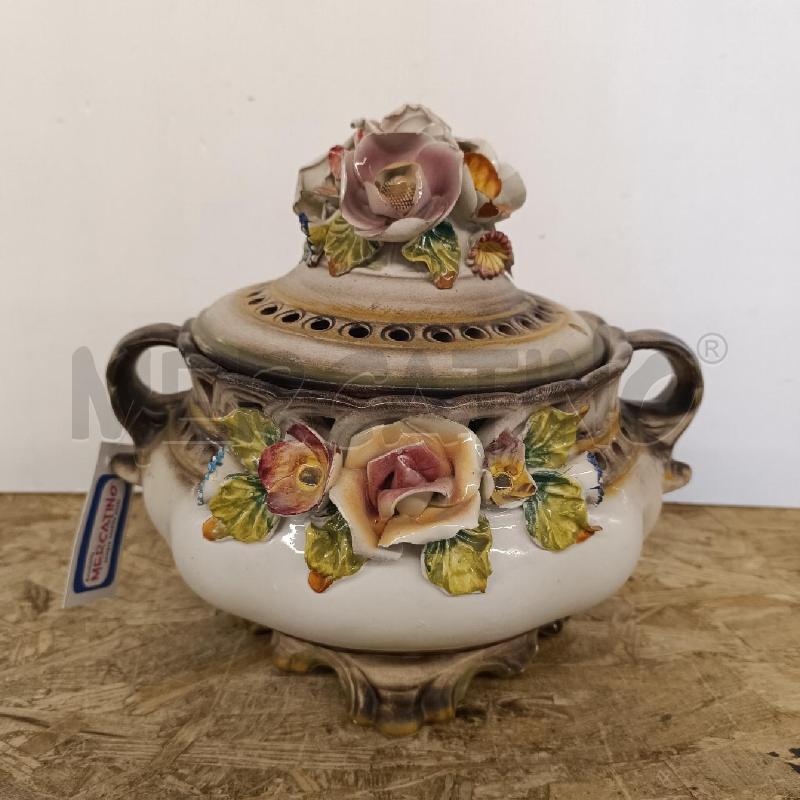 CENTROTAVOLA BASSANO CERAMICA FIORI RILIEVO DIF | Mercatino dell'Usato Colleferro 1