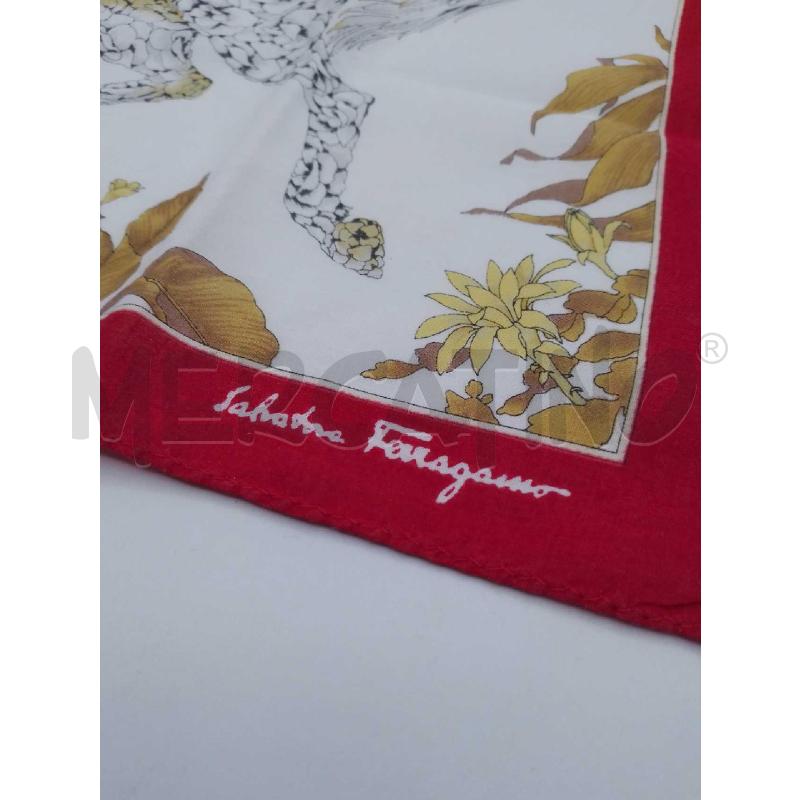 FAZZOLETTO SALVATORE FERRAGAMO CAVALIERE CINESE 42X42 | Mercatino dell'Usato Colleferro 2