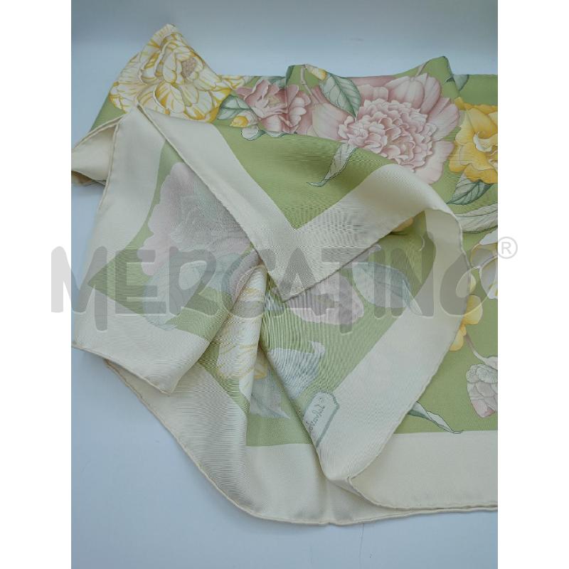 FOULARD SALVATORE FERRAGAMO SETA BASE BIA FIORI  | Mercatino dell'Usato Colleferro 4