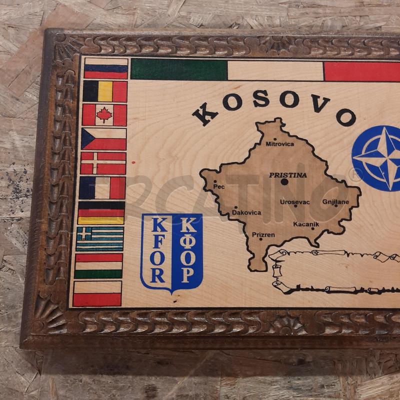 INSEGNA CREST MISSIONE NATO KOSOVO | Mercatino dell'Usato Colleferro 2