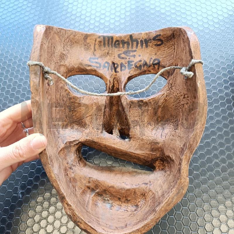 MASCHERA DECORATIVA IN TERRACOTTA SARDA MENHIRS | Mercatino dell'Usato Colleferro 2