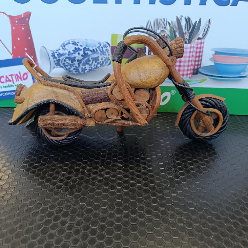 MODELLINO MOTO FATTA A MANO IN LEGNO  | Mercatino dell'Usato Colleferro 3