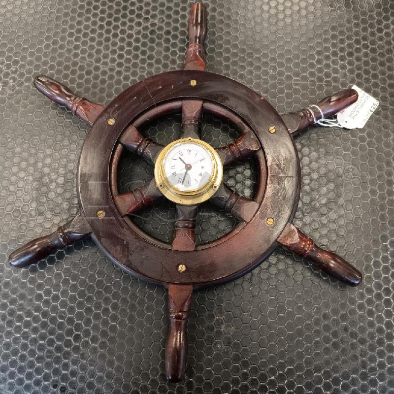 OROLOGIO DA PARETE FORMA DI TIMONE DECORATIVO  | Mercatino dell'Usato Colleferro 1