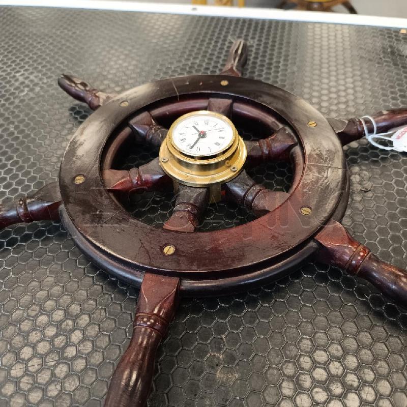OROLOGIO DA PARETE FORMA DI TIMONE DECORATIVO  | Mercatino dell'Usato Colleferro 2