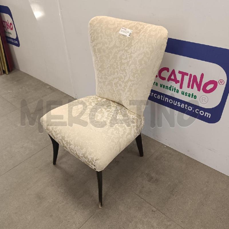 POLTRONCINA DA CAMERA TESSUTO DAMASCATO BEIGE FIORI GAMBE LEGNO | Mercatino dell'Usato Colleferro 3