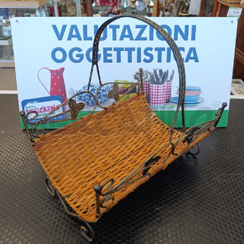 PORTA RIVISTE IN METALLO E VIMINI | Mercatino dell'Usato Colleferro 2