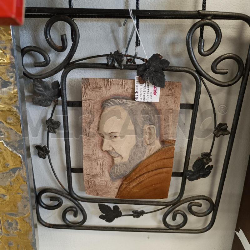 QUADRETTO PADRE PIO IN PIETRA E FERRO BATTUTO | Mercatino dell'Usato Colleferro 1