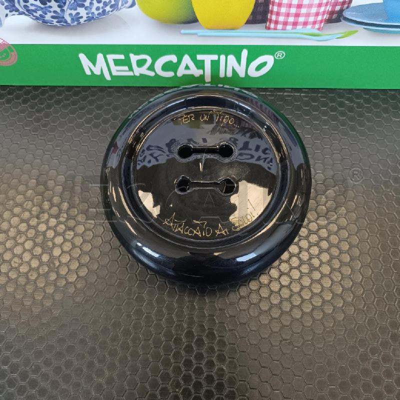 SALVADANAIO IN CERAMICA A FORMA DI BOTTONE NERO | Mercatino dell'Usato Colleferro 1
