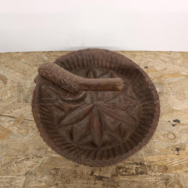SCHIACCIA NOCI IN LEGNO ETNICO  | Mercatino dell'Usato Colleferro 2